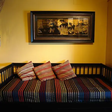 Loft アパート シッチェス
